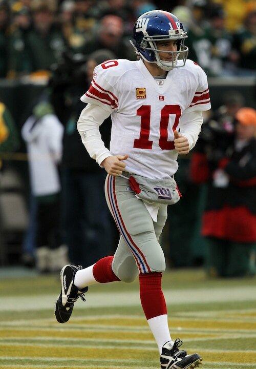 Eli Manning Leaves Practice With Stomach Bug