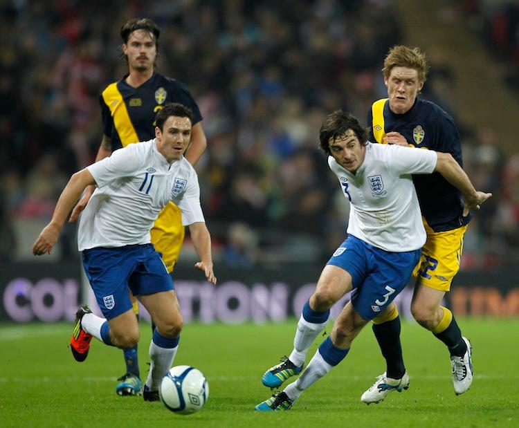 England Claims 2000 International Goal