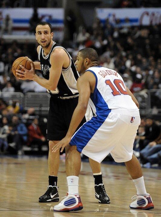 Spurs Manu Ginobli Out With Broken Hand