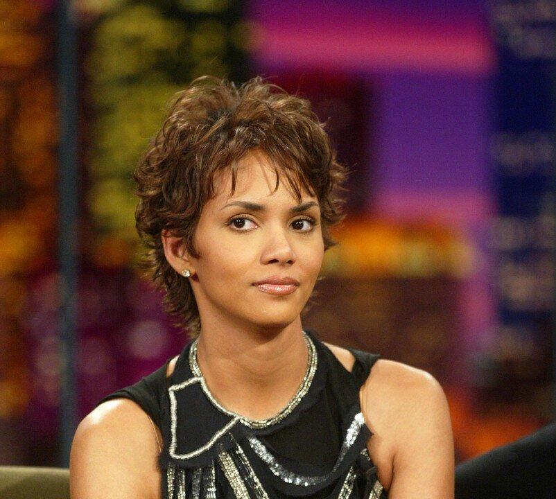 Halle Berry Dress on Leno: Notable Dresses in ‘Tonight Show’ History (Photos/Videos)