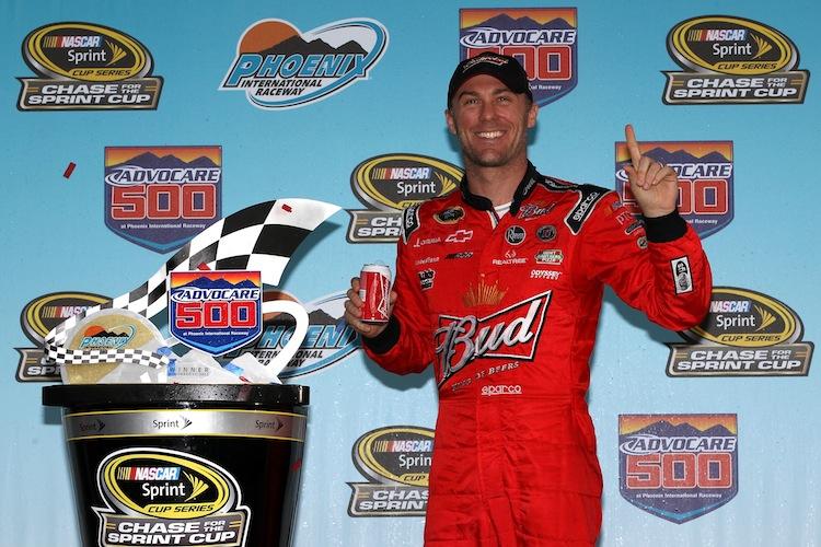 Harvick Wins at Phoenix; Keselowski Takes 20-Point Lead as Johnson Crashes