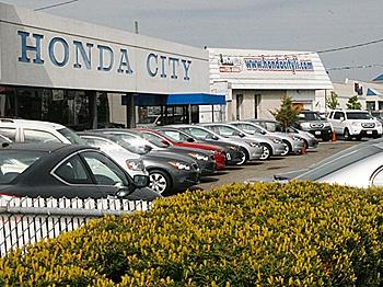 Buying a Car: A Conversation at Honda City