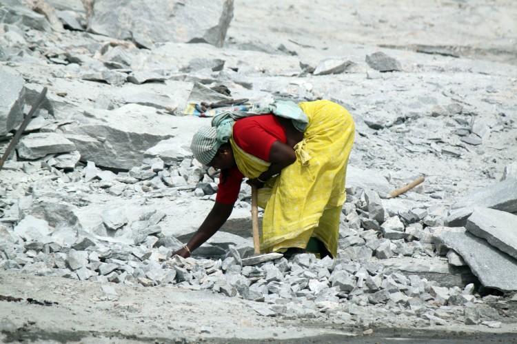 Indian Quarry Workers Break Out of Bondage