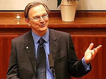 Nobel Laureate in Medicine Encourages the Young to Embark on Science