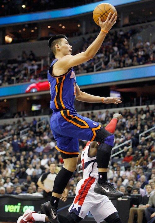 Houston GM Admits Mistake in Cutting Jeremy Lin