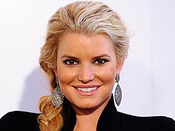 Jessica Simpson Gets Engaged