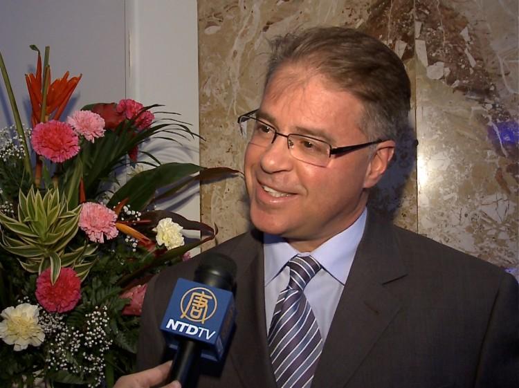 Jewellery Designer Appreciates Sophistication of Shen Yun