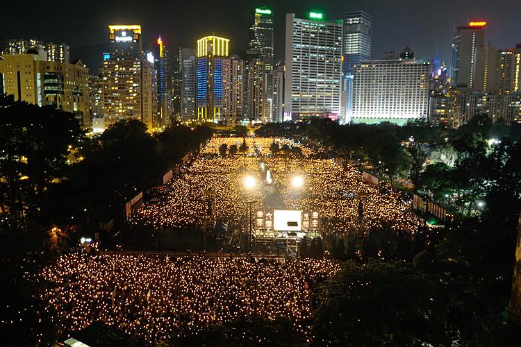 Photos: Biggest-Ever June 4 Candlelight Vigil in Hong Kong 180,000-Strong