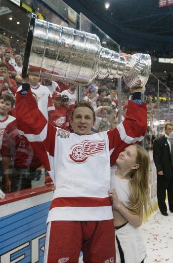 Larionov Inducted Into Hockey Hall of Fame