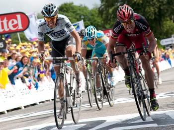 Cadel Evans Beats Alberto Contador to Win Tour de France Stage Four