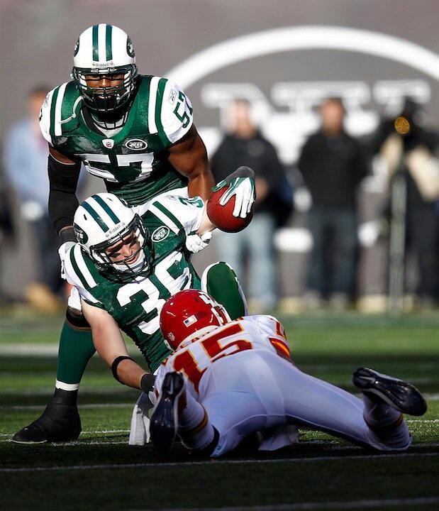 Jets’ Safety Jim Leonhard Out For Season
