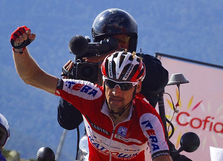 Menchov Wins Vuelta Stage 20; Contador Cracks But Keeps Red