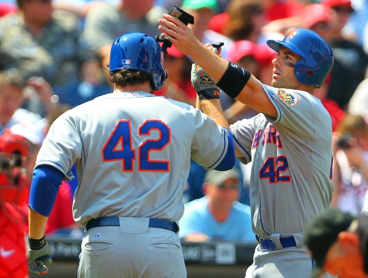 Davis Homers But Mets Lose to Phillies