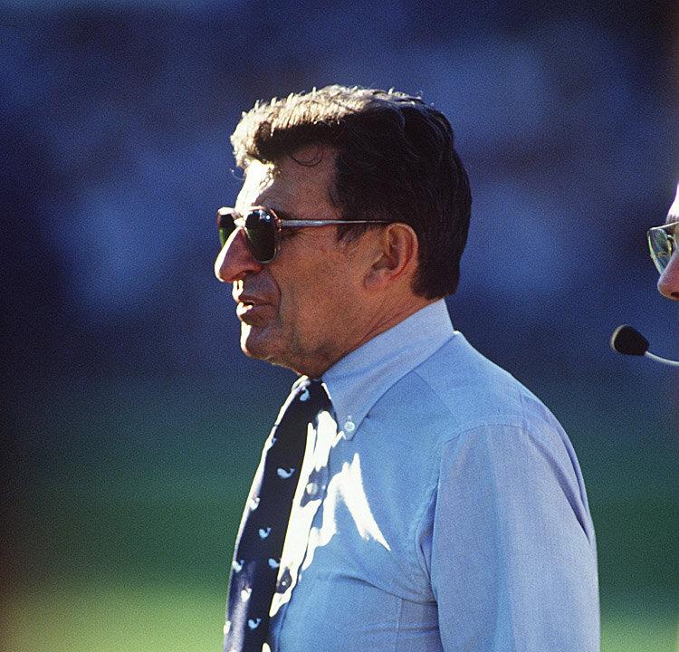 Former Penn State Coach Joe Paterno Dies