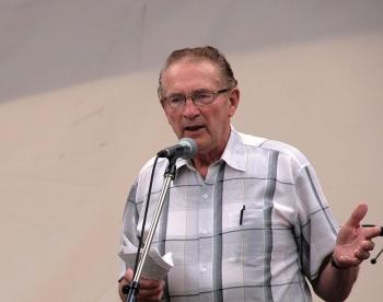 Food Fights: Saskatchewan Farmer Tells of the Dangers of Bio-tech Manipulation