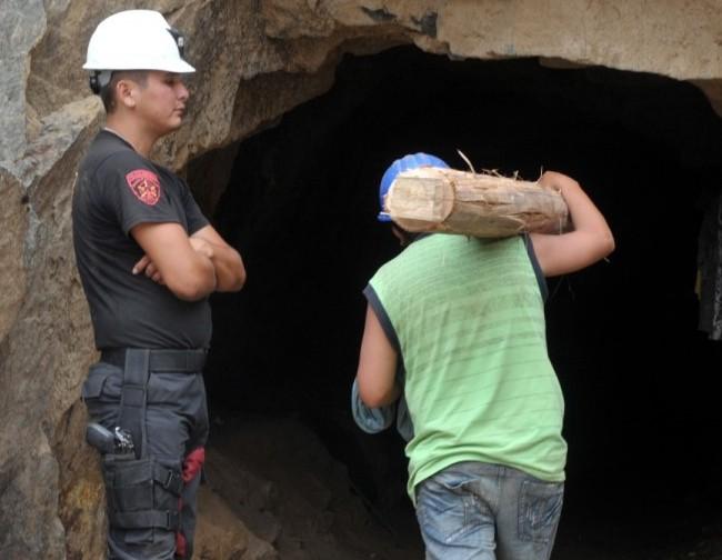 Freeing Trapped Miners Could Take Days, Says Peru