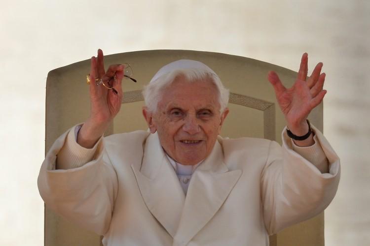 Pope Gives Final Audience