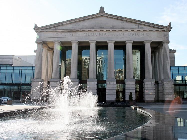 Business Owner: Origin of Chinese Spirituality Seen in Shen Yun