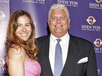 Former Mayor Sees Universal Message in Shen Yun