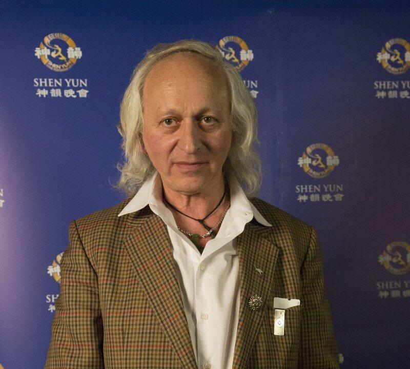 Fashion Consultant Experiences Shen Yun as Poetic and Magical