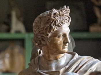 Berlin Workshop Produces Replicas of Ancient Sculptures