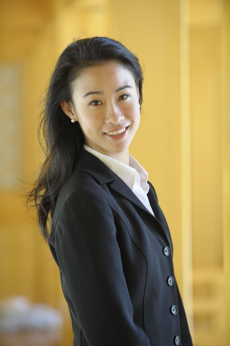 Artist Profile: Ms. Seron Chau