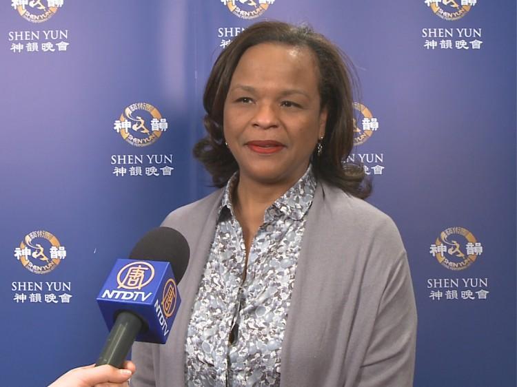 Deputy Head at Lloyd’s of London in Awe of Shen Yun