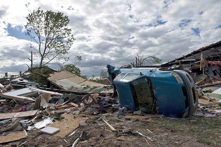 Tornadoes Ravage Midwest