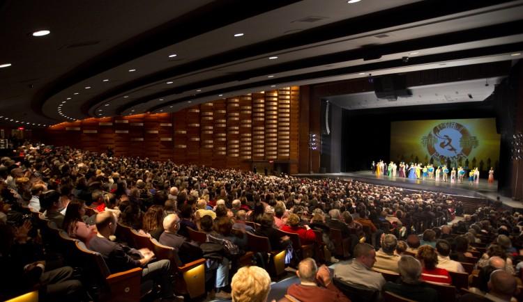 Shen Yun’s Orchestra Creates 3-D Experience for Healthcare Exec