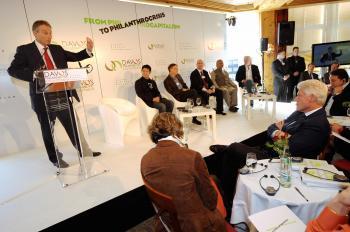 In Davos, Leaders Take Aim at the Banking Industry