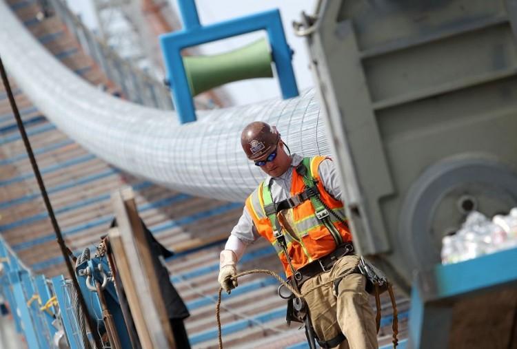 Span Cable Installed at S.F. Bay Bridge (photo)