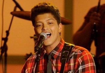 Bruno Mars Tops Charts With ‘Just The Way You Are’