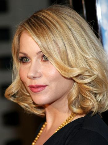 Christina Applegate: ‘Clear’ of Cancer