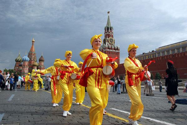 Russia Kowtows to Beijing in Advance of APEC