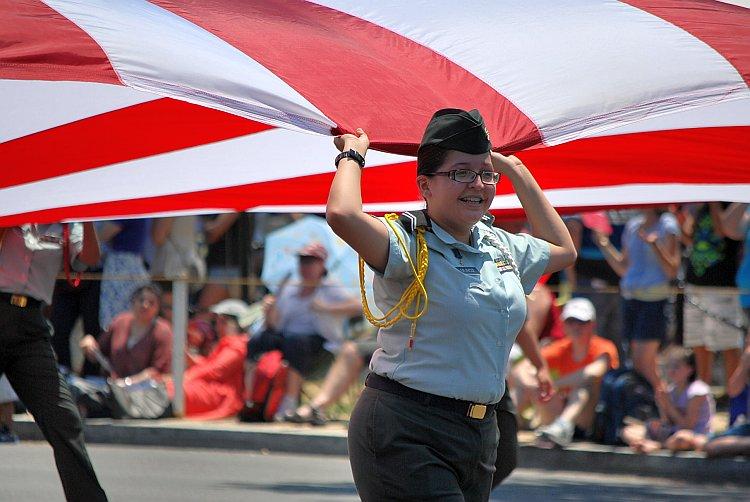 Crowds Gather in Pursuit of Happiness for Fourth of July Parade