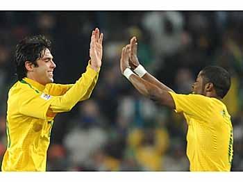 Brazil Crushes Chile To Advance To Quarterfinals of World Cup