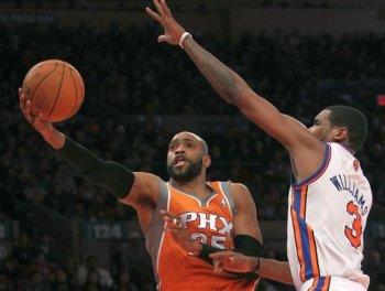 Vince Carter Passes 20,000-Point Mark as Suns Dump Knicks