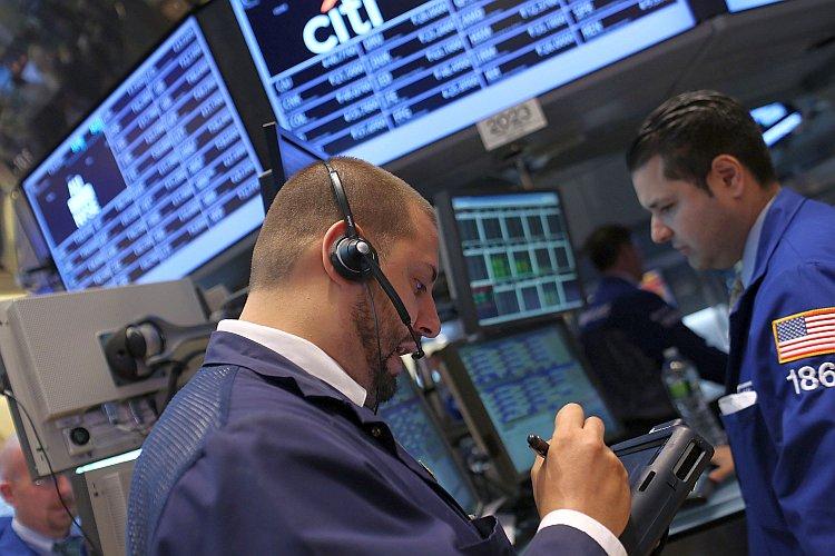 US Stocks Gain on Speculation of Fed Action