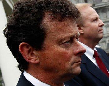 As Robert Dudley Takes Over, Outgoing BP CEO Defends Company’s Response