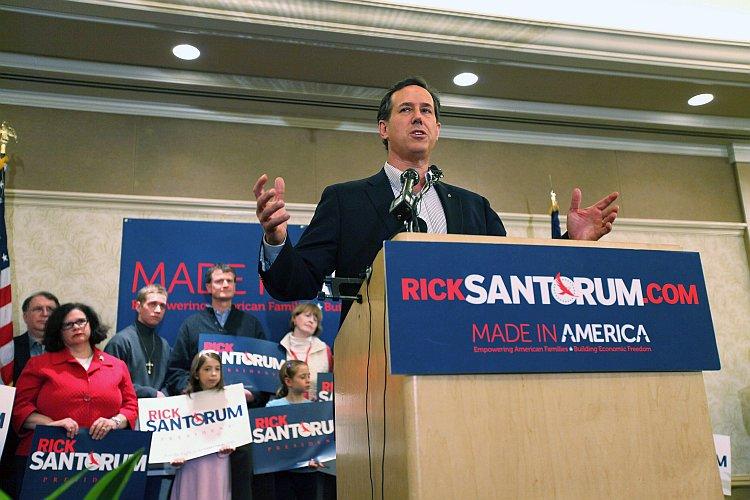 Romney and Santorum in Tight Contest