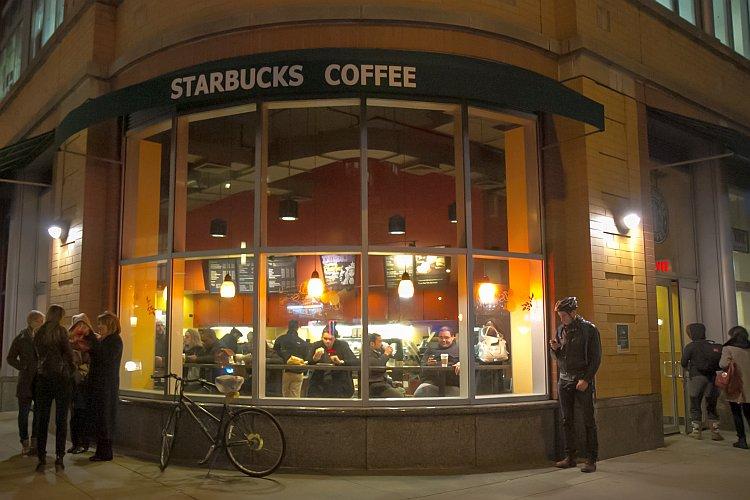 Victims Group to Boycott Starbucks Over Firearms
