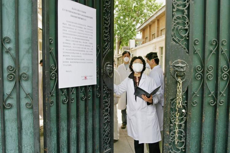 Chinese Military Hospital in Lockdown Over Suspected SARS Cases
