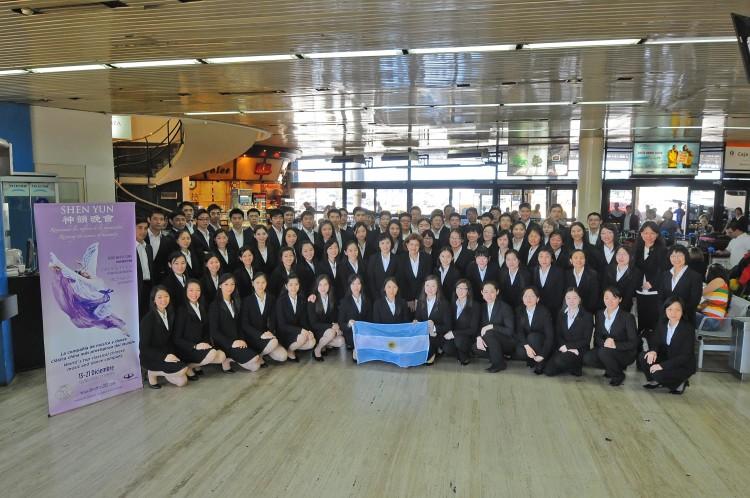 Shen Yun Arrives in Buenos Aires to Start 2013 Tour