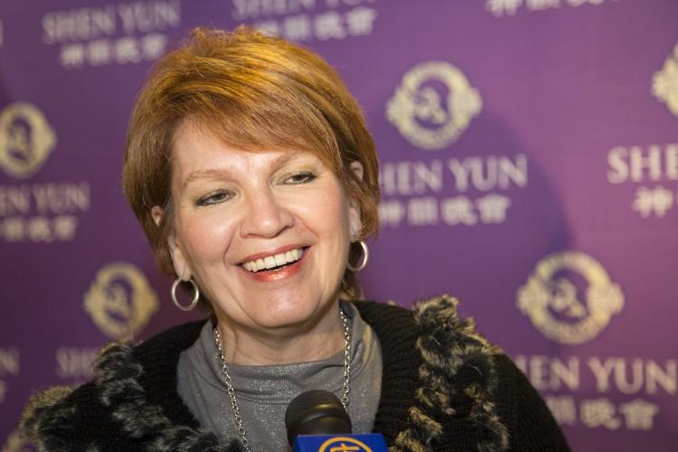 Shen Yun is a Work of Art, Says Interior Decorator