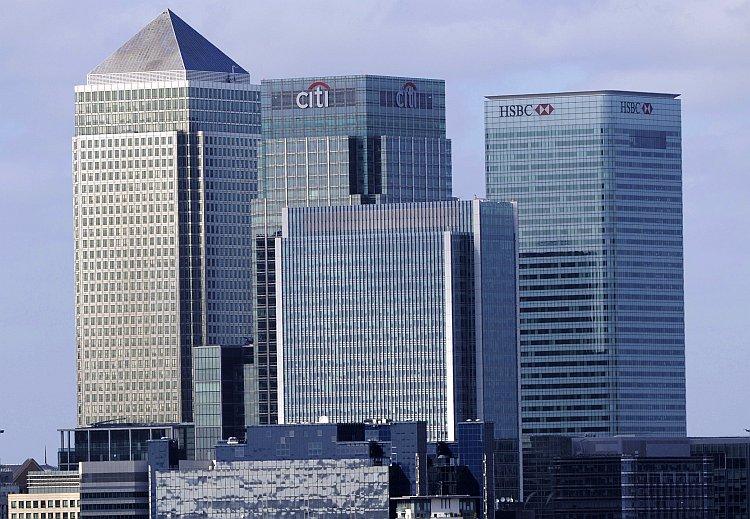 British Bankers Take to the Courts to Uphold Bonuses
