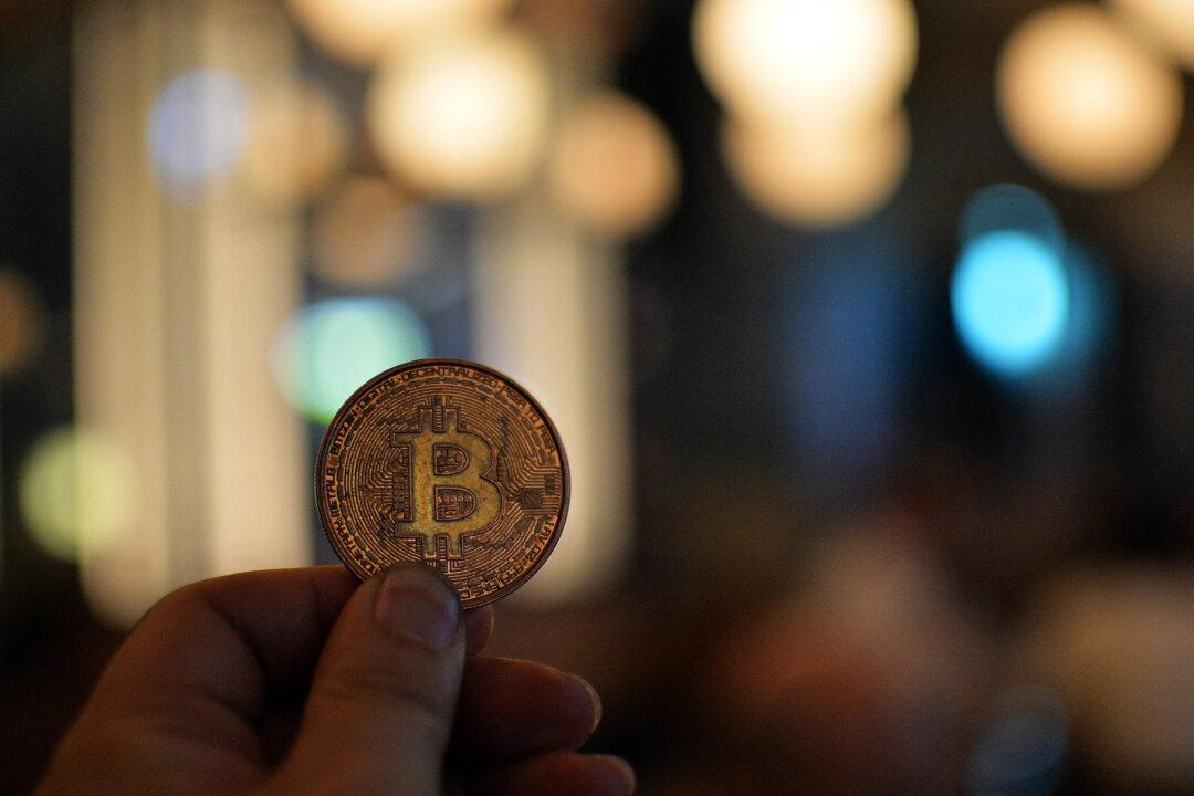 UK Government Invests in Blockchain Money Transfer Systems