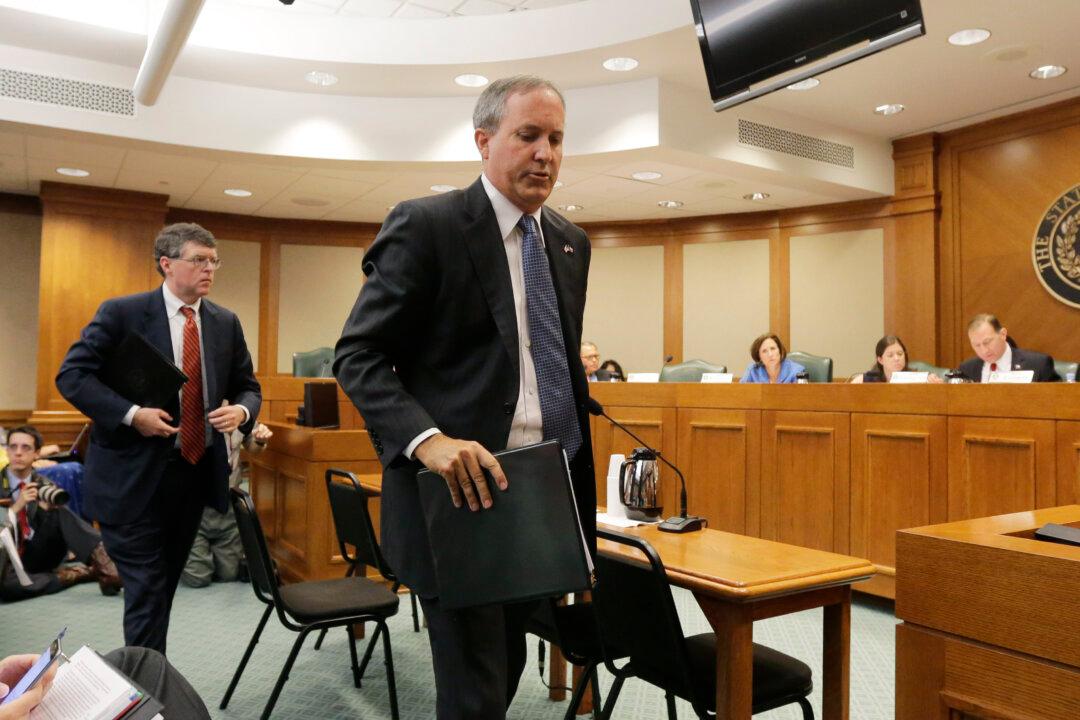 Texas’ Attorney General Charged With Securities Fraud