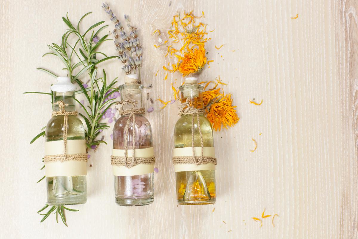 25 Ways Essential Oils Makes Your Life Better