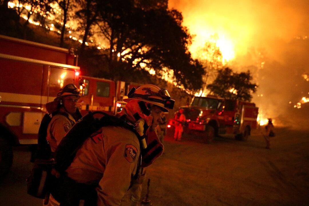 Week-Old Wildfire Wreaks Havoc on California Vacation Spot