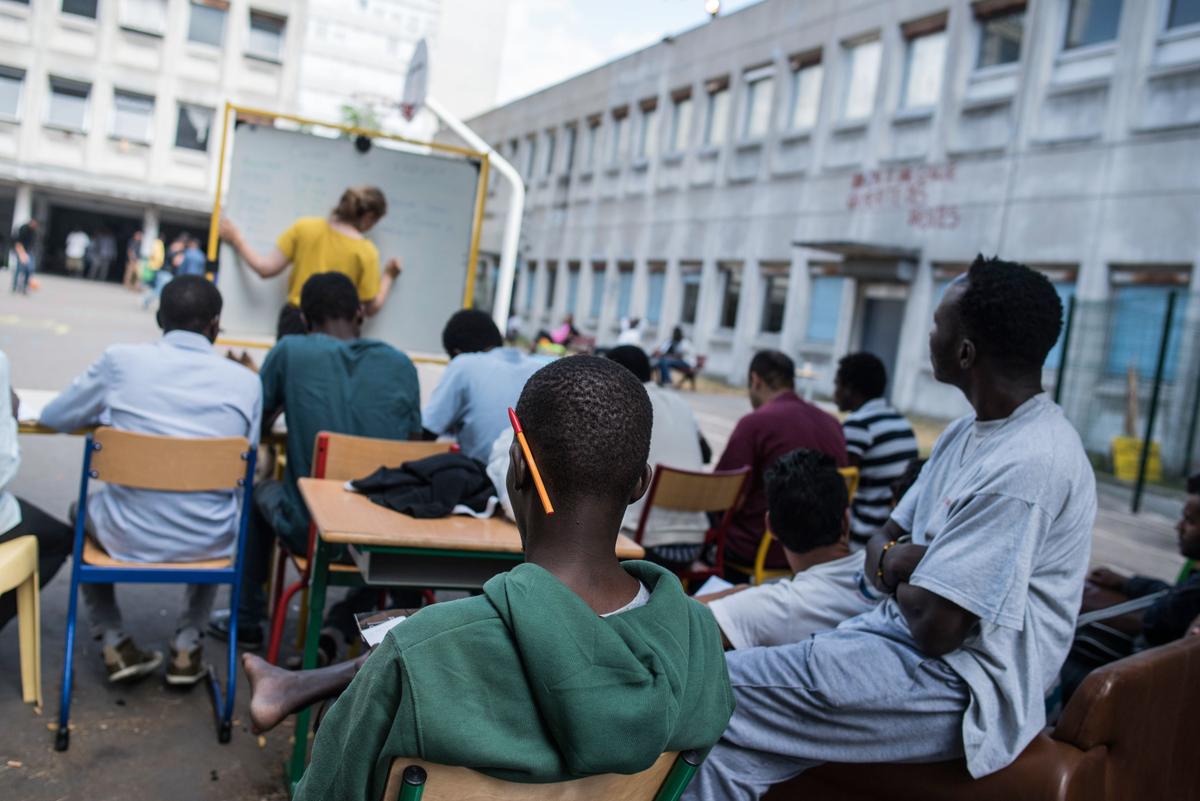 Paris Turning Schools, Hotels Into Housing for Migrants